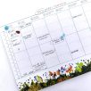 Papetri heti és havi asztali tervező illusztrált  pillangókkal virágokkal