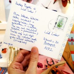 képeslapok, ajándék kísérők, díszcsomagolás